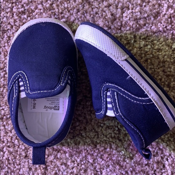 goldbug Other - Goldbug “hello world” slip on soft crib shoes blue